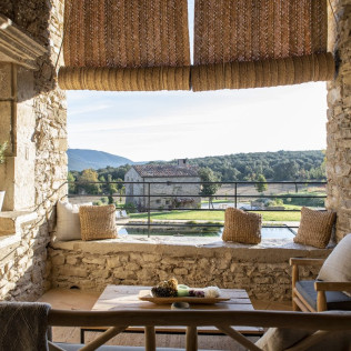 Escapada con Desayuno en Ecoturisme Masia Can Buch (Sant Aniol de Finestres, Girona)