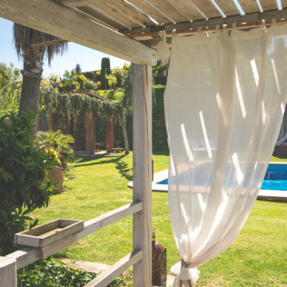 Escapada en Habitación o Cabaña con Cena y Masaje en Masia Rural Can Caponet (Lliçà d'Amunt, Barcelona)