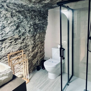 Escapada de 2 Noches en Casa Cueva Luxe "Las Calcetas" con Circuito Relax en Setenil Rural (Setenil de las Bodegas, Cádiz)