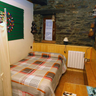 Escapada de 2 Noches con Cena en Casa de Abril (San Cristóbal de Valdueza, León)