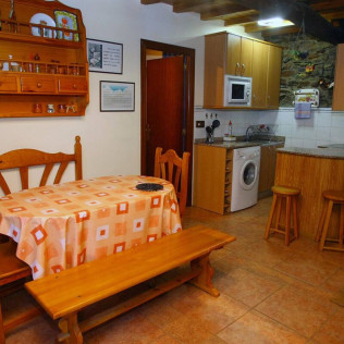 Escapada de 2 Noches con Desayuno en Casa de Abril (San Cristóbal de Valdueza, León)
