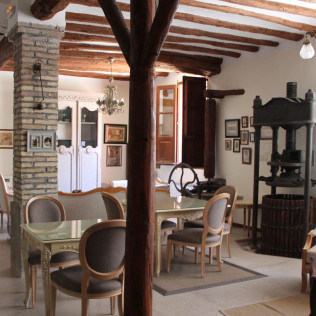 Escapada de 2 Noches con Desayuno en Casa Rural El Gaiter (Aguaviva, Teruel)