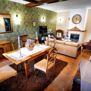 Escapada de 2 Noches con Desayuno en Casa Felisa (Santa Eulalia de Gállego, Zaragoza)