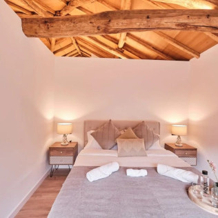 Escapada de 2 Noches con Jacuzzi en Casa Grande de Covas (Taboada, Lugo)