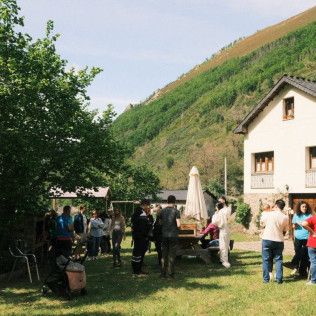 Actividad Familiar: Granjero por un Día en Casa Martín (Fondos de Vega, Asturias)