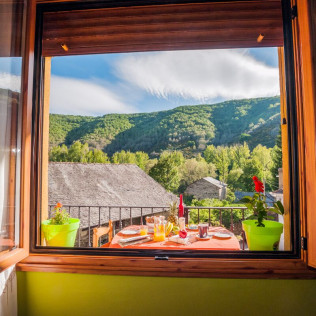 Escapada de 2 Noches con Cena en Casa Rural Aguas Frías *** (La Omañuela, León)