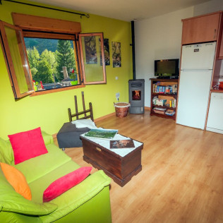 Escapada de 2 Noches con Cena en Casa Rural Aguas Frías *** (La Omañuela, León)
