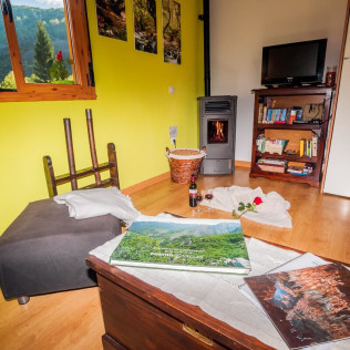 Escapada de 2 Noches con Cena en Casa Rural Aguas Frías *** (La Omañuela, León)
