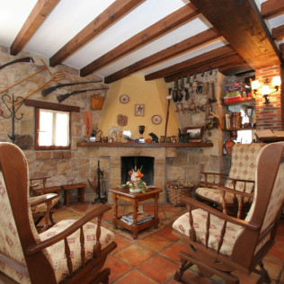 Escapada en Habitación Superior con Bañera de Hidromasaje en Casa Rural Posada El Solar 3* (Galizano, Cantabria)