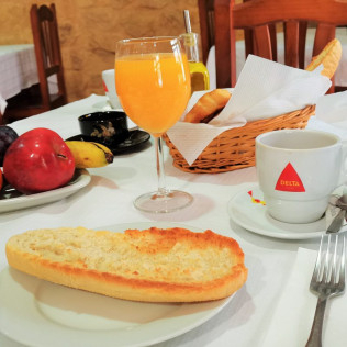 Escapada de 2 Noches con Desayuno en Casa Rural Parada Real (Garganta la Olla, Cáceres)