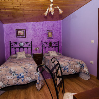 Escapada de 2 Noches con Opción a Bañera de Hidromasaje en Casa Rural Os Carballos (Barro, Pontevedra)