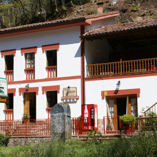 Escapada de 2 Noches con Opción a Desayuno en Casa Rural Priena (Covadonga, Asturias)