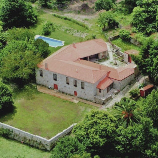 Escapada con Desayuno en Casa Rural Pazo Larache (Vilaboa, Pontevedra)
