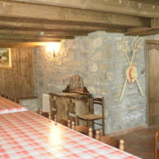Escapada de 2 Noches con Desayuno Casero en Casa Rural Tomaso (Reperós, Huesca)