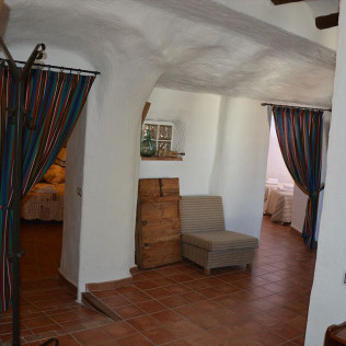 Escapada de 1 Noche con Cena en Casas Rurales con Visita a Museo y Yacimientos Arqueológicos de Galera (Orce, Granada)