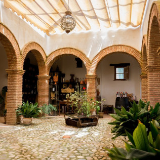 Escapada con Visita Guiada en Casas Cuevas Almagruz (Purullena, Granada)