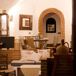 Escapada con Visita Guiada en Casas Cuevas Almagruz (Purullena, Granada)