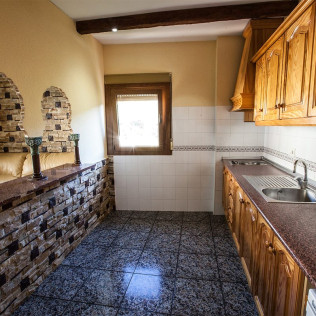 Escapada de 2 Noches con Spa en Habitación Doble o Suite de Casas Rurales Benarum (Mecina Bombarón, Granada)