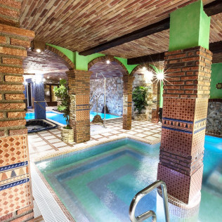 Escapada de 2 Noches con Spa en Habitación Doble o Suite de Casas Rurales Benarum (Mecina Bombarón, Granada)