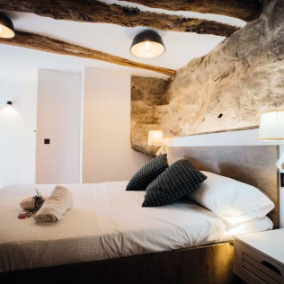 Escapada con Spa Privado y Cena en Castell de l'Aguda (Lleida)