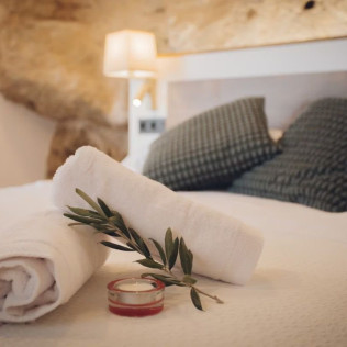 Escapada con Spa Privado y Cena en Castell de l'Aguda (Lleida)