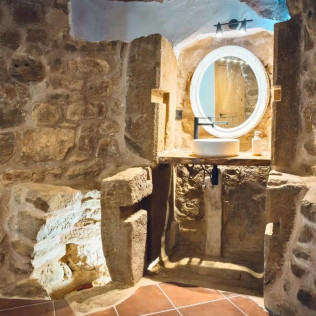 Escapada con Spa Privado y Cena en Castell de l'Aguda (Lleida)