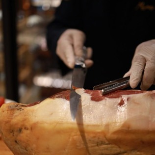Cata de 4 Champagnes con Degustación de Jamón Ibérico de Bellota (Madrid)