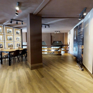 Cata de Vinos de Jerez y de Oporto con Degustación de Ibéricos (Madrid)