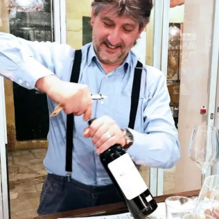 Cata de Vinos con Maridaje de Quesos en Avinae Wine & Spirits (Palma, Mallorca)