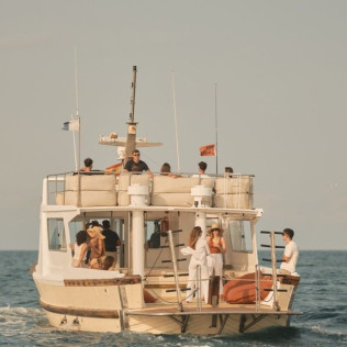 Salida Privada en Barco con Cata de Vinos por las Illes Medes (L’Estartit, Girona)