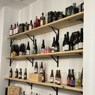Cata de Vinos con Maridaje de Tapas en Vinópatas (Sevilla)