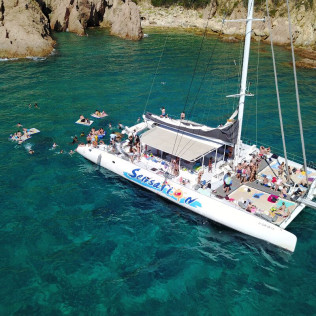 Salida en Catamarán, Snorkel y Barbacoa (Lloret, Girona)