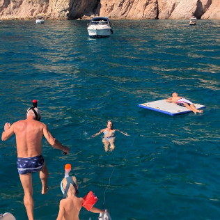 Salida en Catamarán, Snorkel y Barbacoa (Lloret, Girona)