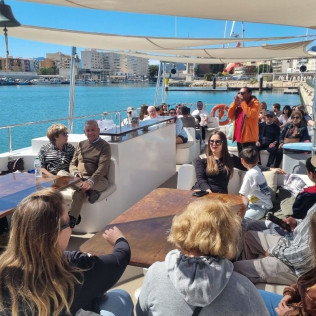 Salida en Catamarán Serenity (Benalmádena, Málaga)