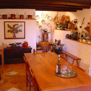 Visita Premium a Caves Bolet con Cata de Vino y Cava (Castellví de la Marca, Barcelona)
