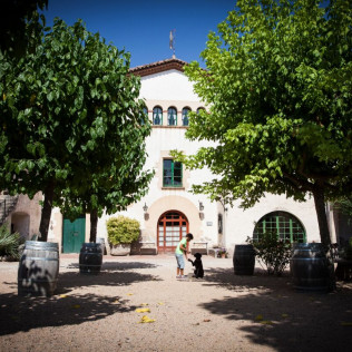 Visita a Bodega y Viña con Cata para dos en Caves Bohigas (Òdena, Barcelona)
