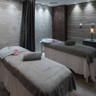 Circuito Spa, Masaje y Cena en Hotel Catalonia Plaza Catalunya 4* (Barcelona)