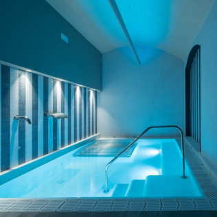 Circuito Spa, Masaje y Cena en Hotel Catalonia Plaza Catalunya 4* (Barcelona)