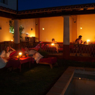 Baños Termales privados y Cena Romántica para dos en Termas Aqua Libera (Aljucén, Badajoz)
