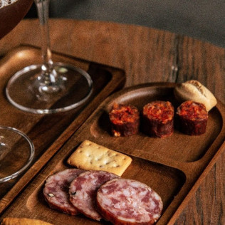 Experiencia La 21: Visita, Cata, Maridaje de Embutidos o Quesos y Tiraje en ORDUM Cerveza de Asturias (Asturias)