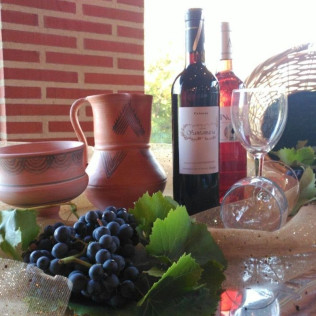 Circuito Spa en Hotel Vincci Frontaura 4* y Visita con Cata y Degustación para dos en Bodega Santamaría (Valladolid)