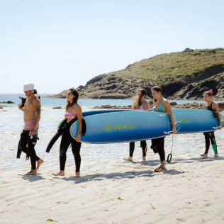 Clase de Surf en Pareja (Muxía, A Coruña)