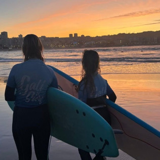 Clase Grupal de Surf (A Coruña)