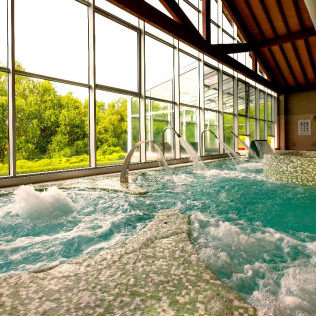 Circuito Spa, aplicación local de Parafangos y Masaje de espalda para dos en Hotel Spa Attica21 Villalba 4* (Lugo)