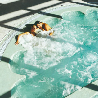 Circuito Spa, aplicación local de Parafangos y Masaje de espalda para dos en Hotel Spa Attica21 Villalba 4* (Lugo)
