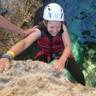 Aventura Familiar de Coasteering Norte por el Mar (Alcudia, Mallorca)
