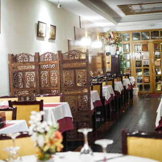 Comida o Cena Gourmet para dos en el Restaurante Hindú Shanti (Barcelona)