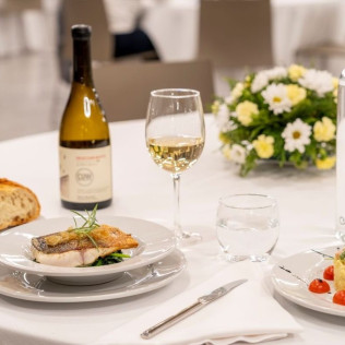 Comida o Cena con Circuito Termal para dos en IBERIK Balneario de Guitiriz & Golf 4* (Guitiriz, Lugo)