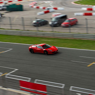 Conducir un Ferrari F430 F1 + Vuelta de reconocimiento en Circuito Jarama 3,8km (Madrid)