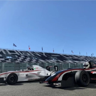 Conducir un Fórmula Renault y 2 vueltas en Fórmula 1 (Magny-Cours, Francia)